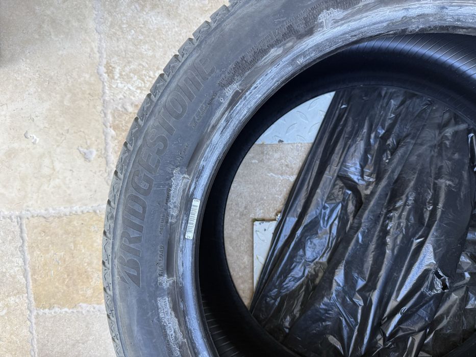 Cauciucuri vara X6 Bridgestone ,doua marimi 305/40/20 si 275/45/20 !