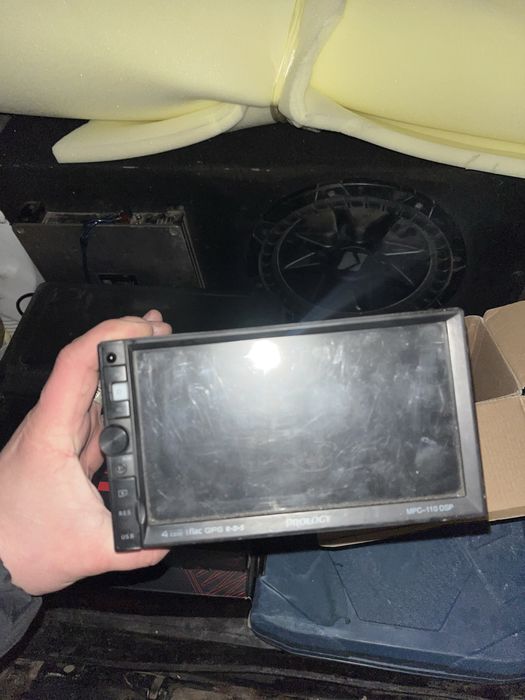 Магнитола и динамики