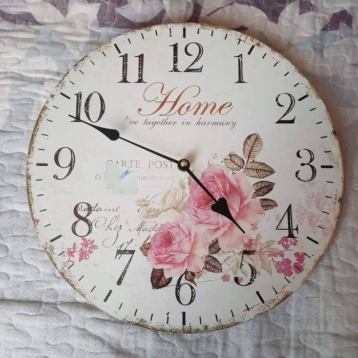 Ceas de perete din lemn cu trandafiri stil vintage