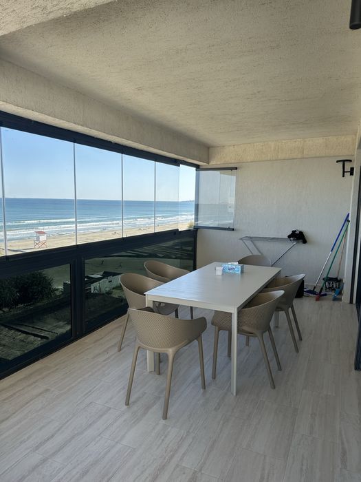 Apartament 4 camere Mamaia Nord cu vedere frontala la mare