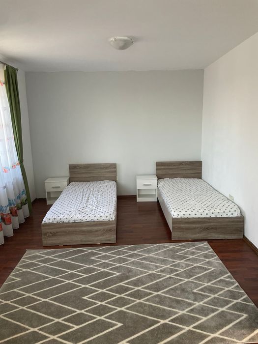 Dau in chirie casa cu 4 camere, suprafata 225 m2, Oradea, zona Caisilo
