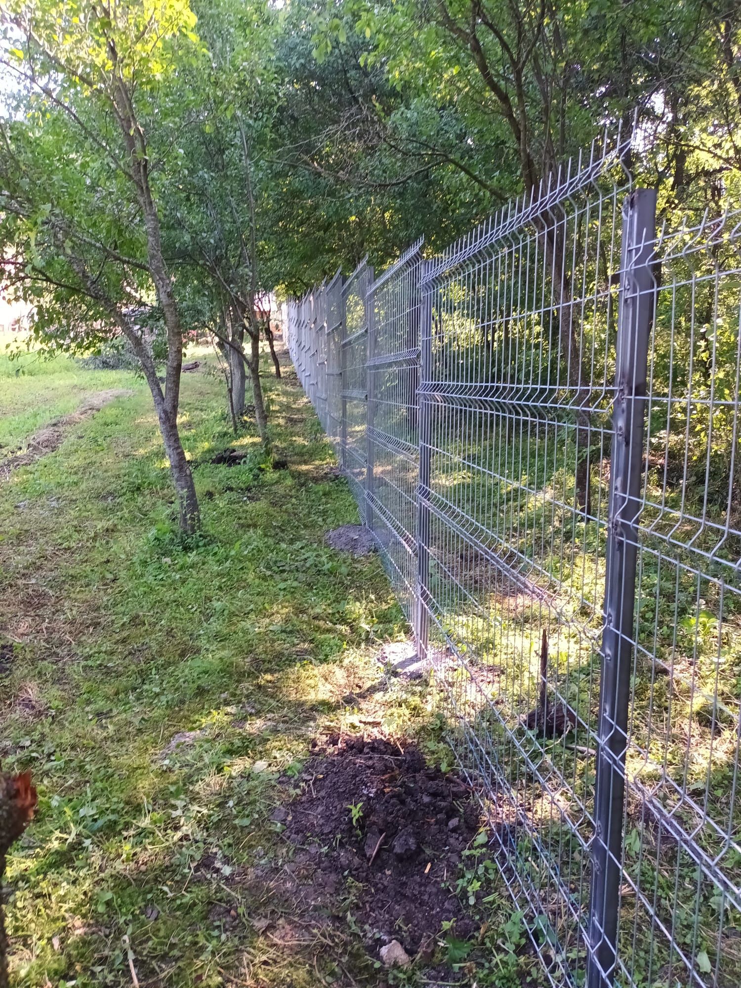 Vând gard plasa val vopsit