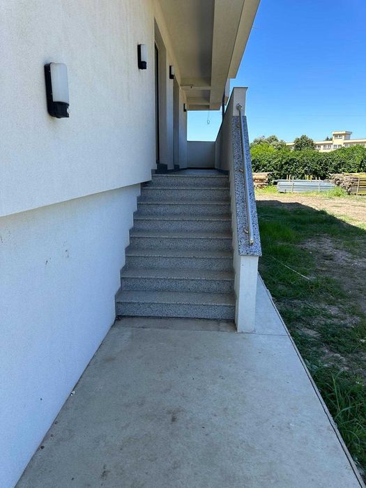 Apartament 4 camere nou zona ultracentral la parter - utilat - Otopeni