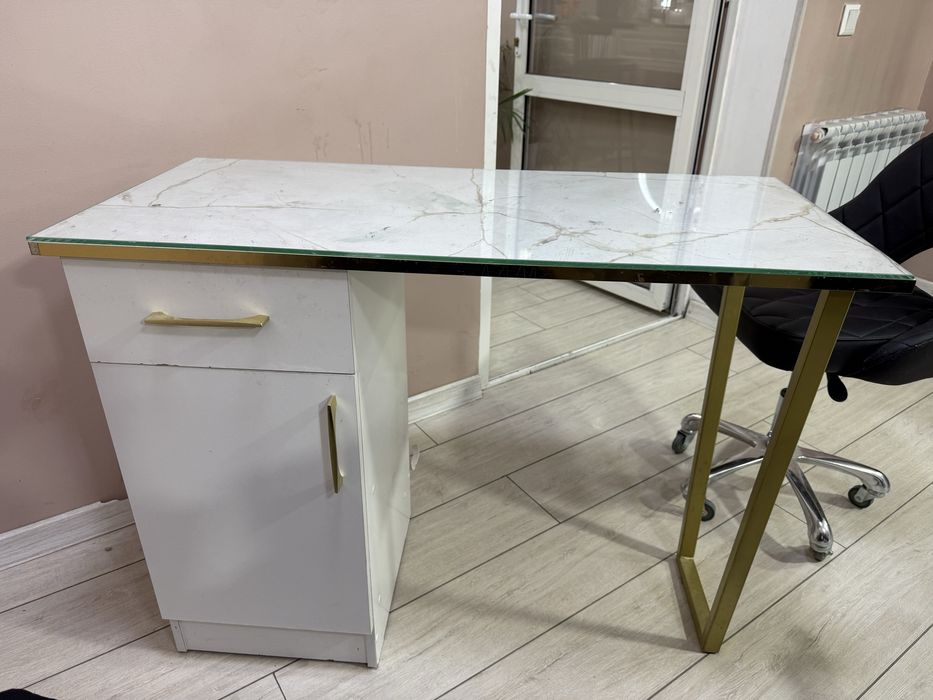 Маникюрное место 50.000