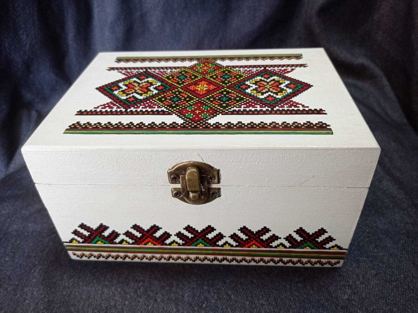Кутия за бижута с български шевици - ръчна изработка
