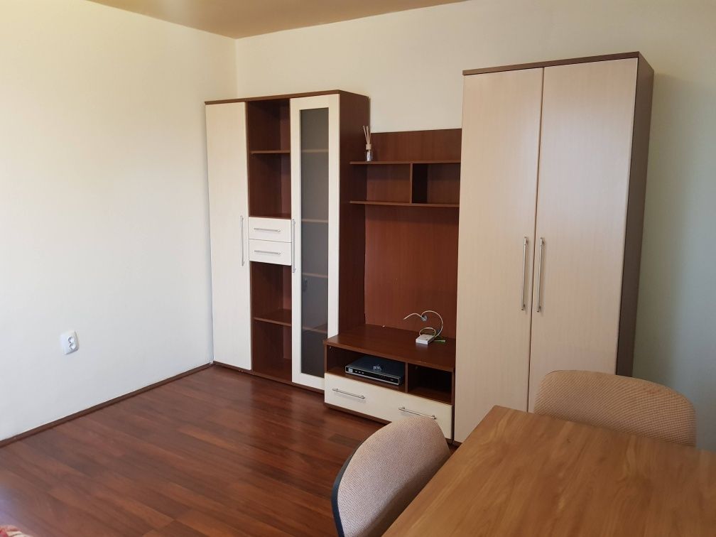 Vand apartament cu 2 camere