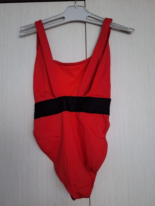 Costum de baie intreg