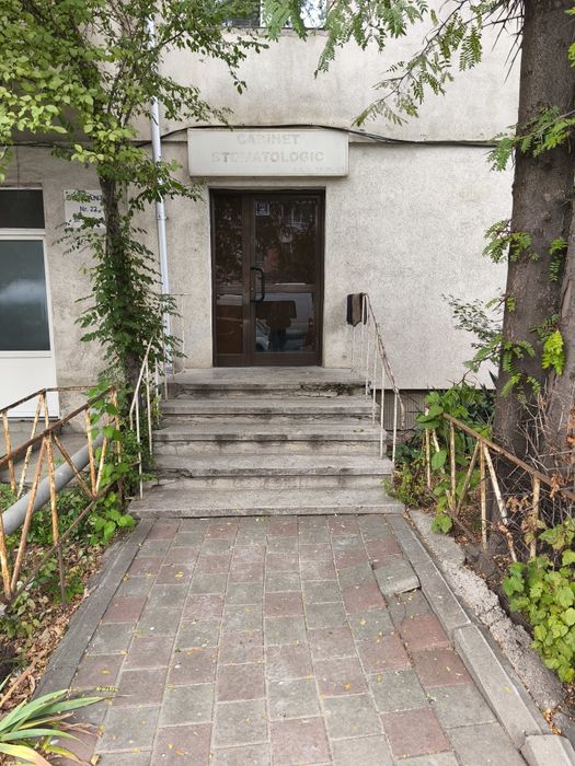 Spatiu comercial canta 80 mp (apartament 4 camere)