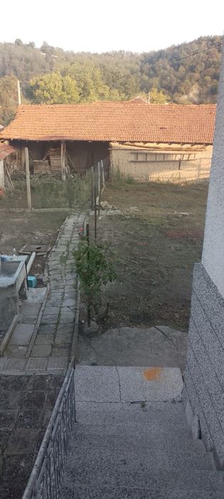 Къща в село Леново