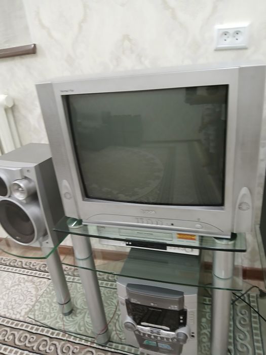 Televizor patstafka vidiomagnitafon