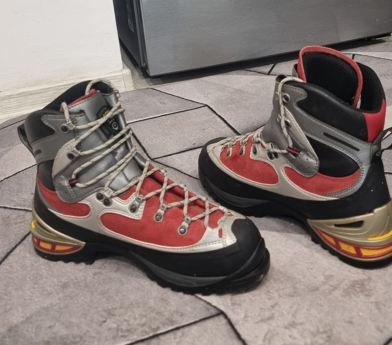 Bocanci Asolo drumetie, munte, aplinism