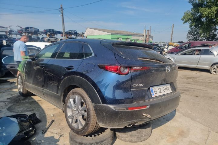 Gat umplere rezervor Mazda CX-30 1 DM  [din 2019 pana  2023] seria