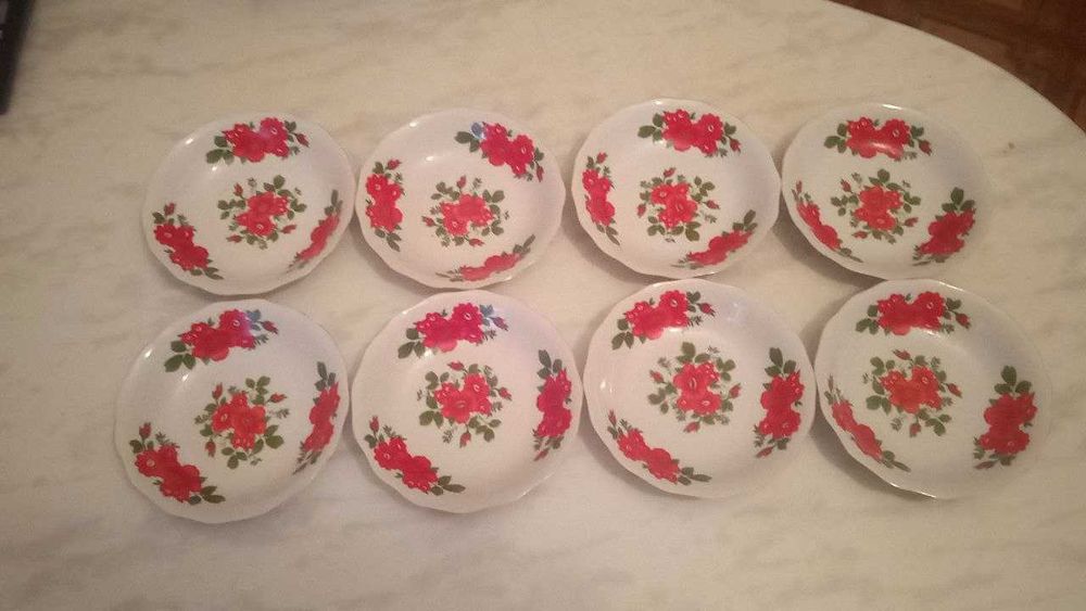 Блюдца 8 шт новый 1 000 т