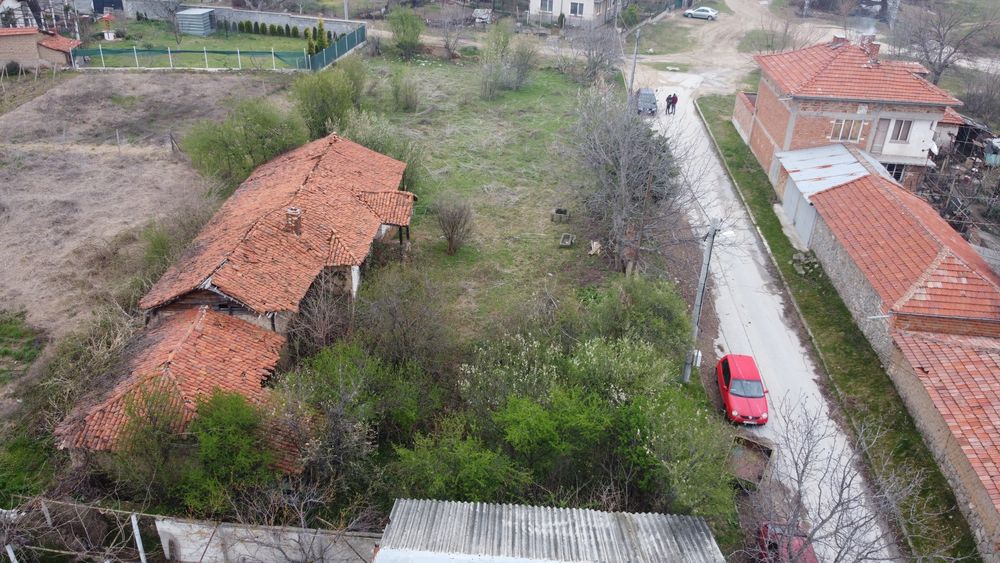 Къща с двор в град Хисаря