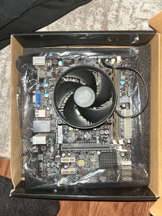 Продам материнскую плату с процесором и оперативкой