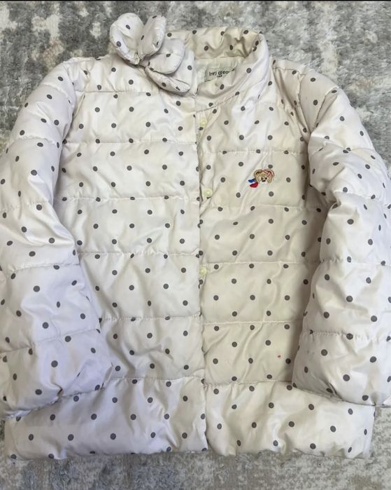 Детские куртки, ветровки, меховая жилетка в отличном состоянии