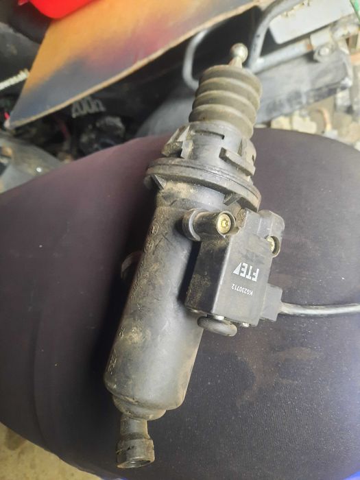 Vand pompa ambreiaj Man tga