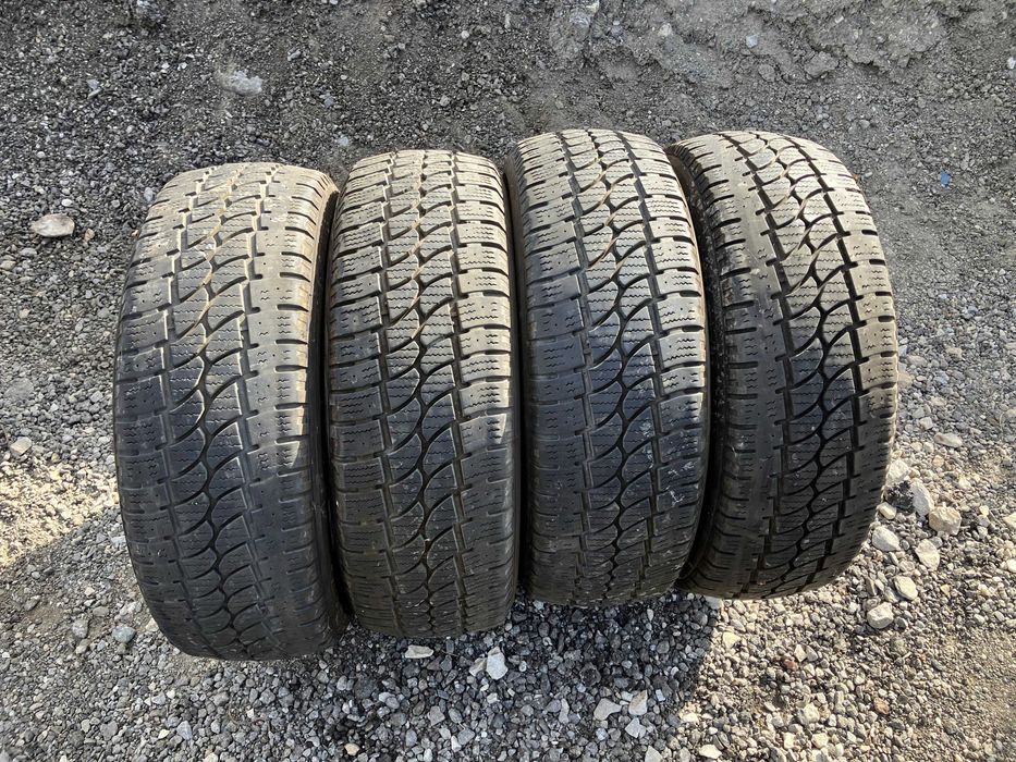 Гуми за бус 225 65 16C DAYTON dot 22 и Michelin