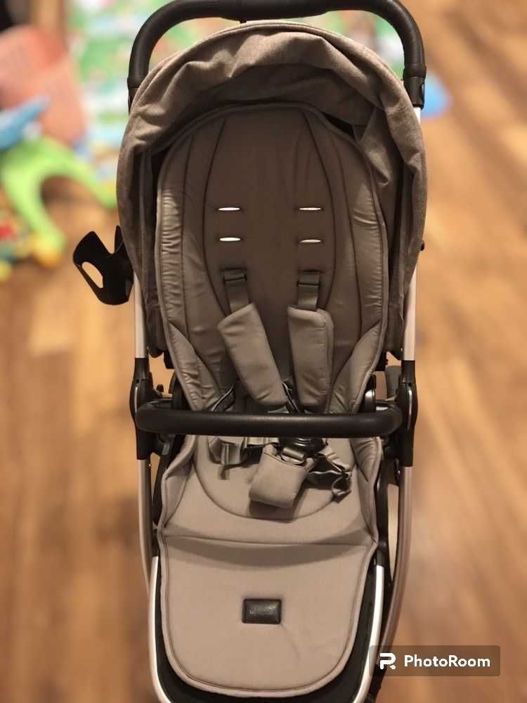 Комплект Mamas and papas flip xt2 и столче за кола MaxiCosi с ISOFIX