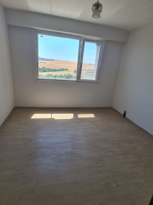 Дава се под наем Тристаен апартамент в Разград, Орел - 76 кв.м за 204 € - Снимка #4