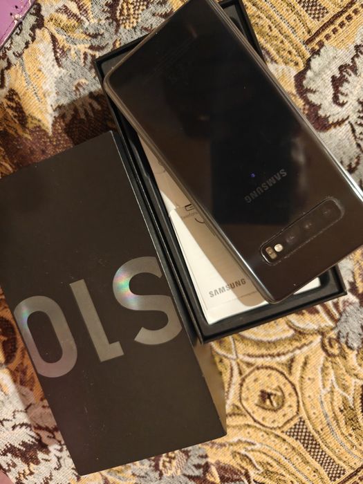 Samsung S10 8/128 gb