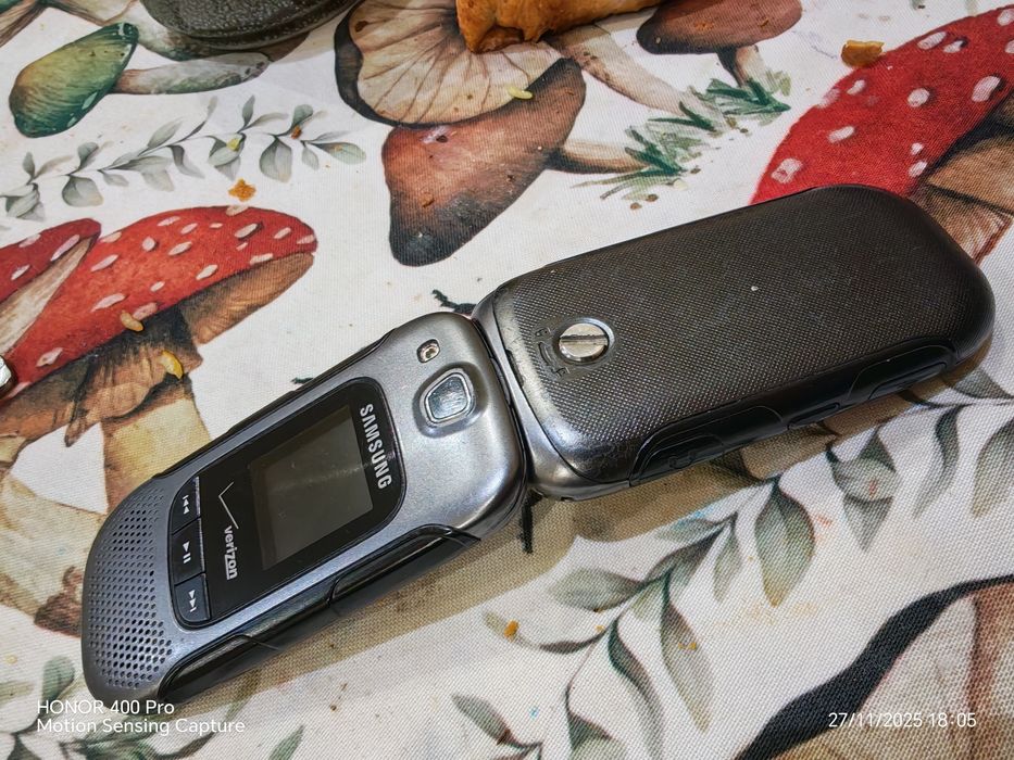 Perfektum samsung verzon 3 canvoy sotiladi