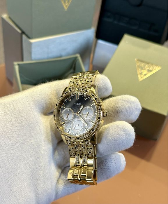 Дамски часовник GUESS GW0365L2 намален