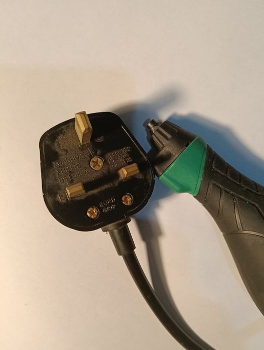 Sculă noua de racait pereți,rosturile