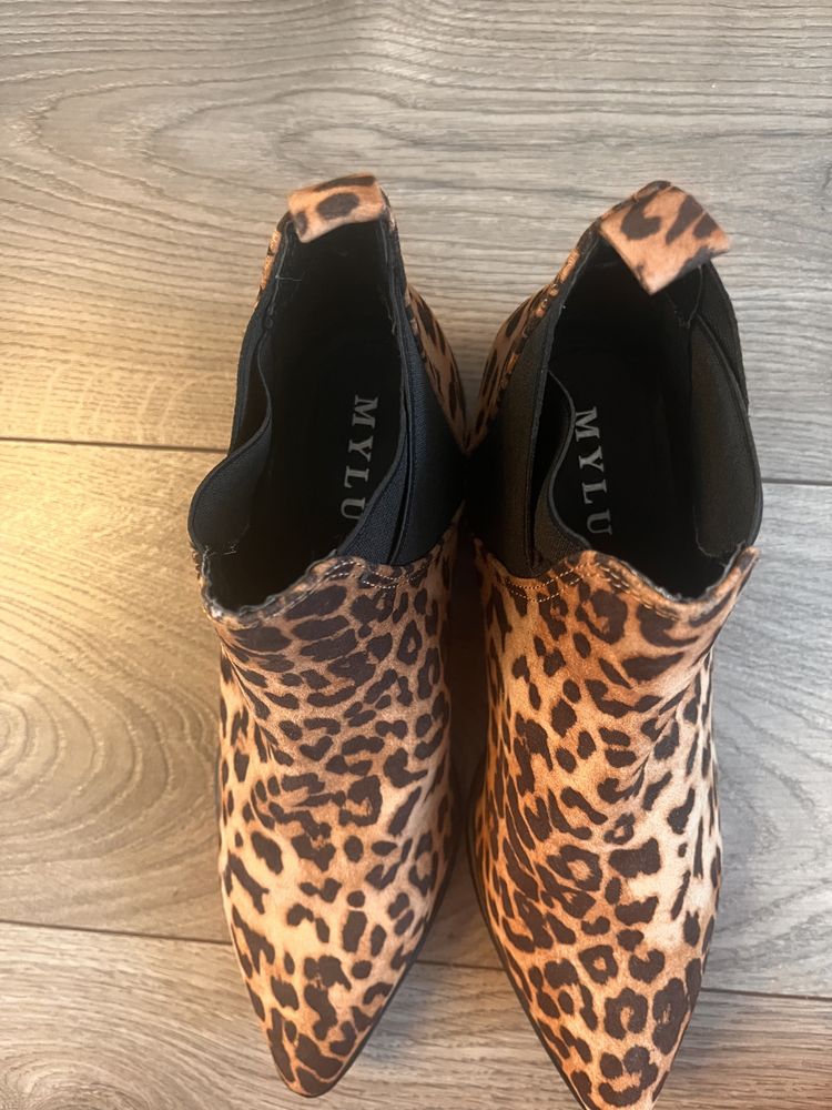 Botine scurte animal print