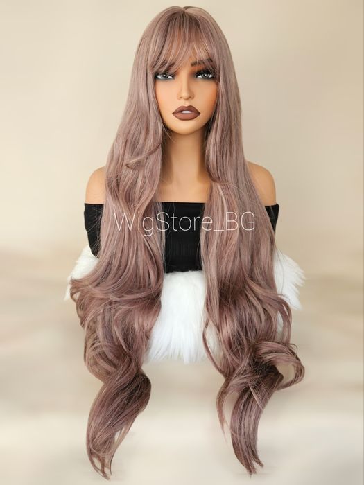 Сиво-лилава къдрава дълга перука с бретон