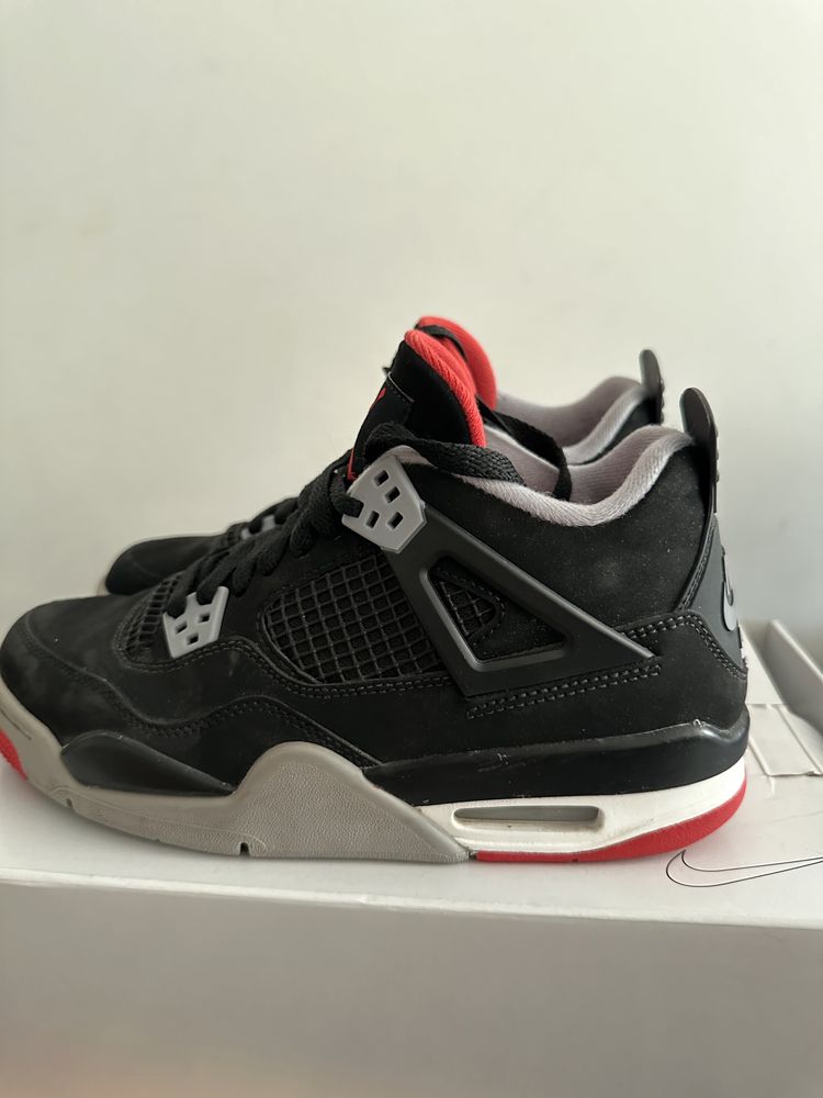 Обувки Jordan 4 bred