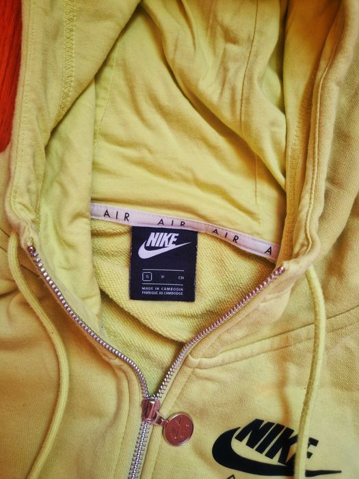 Дамски зелен спортен панталон Nike AIR и спортен панталон Pinko