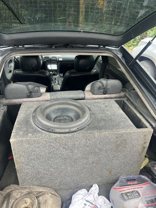 Продам саб с уселителем