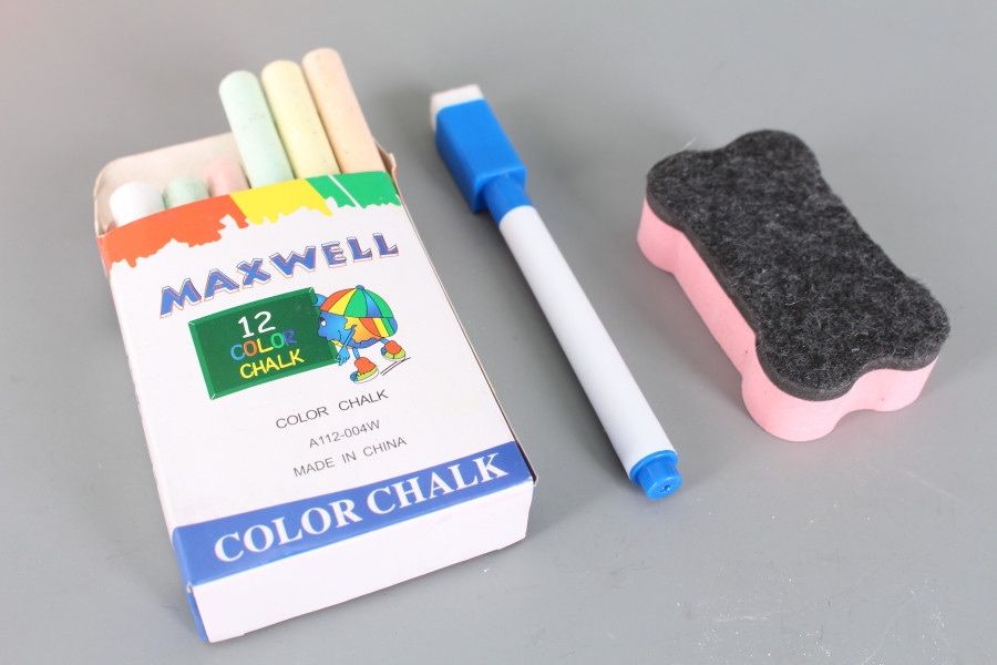 Двустранна дървена магнитна дъска с българската азбука, цифри - 66 см.