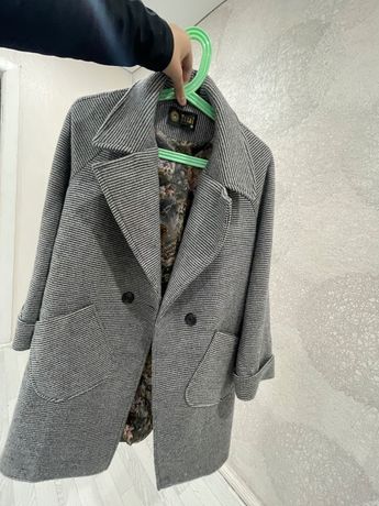 Продам пальто женское 46р