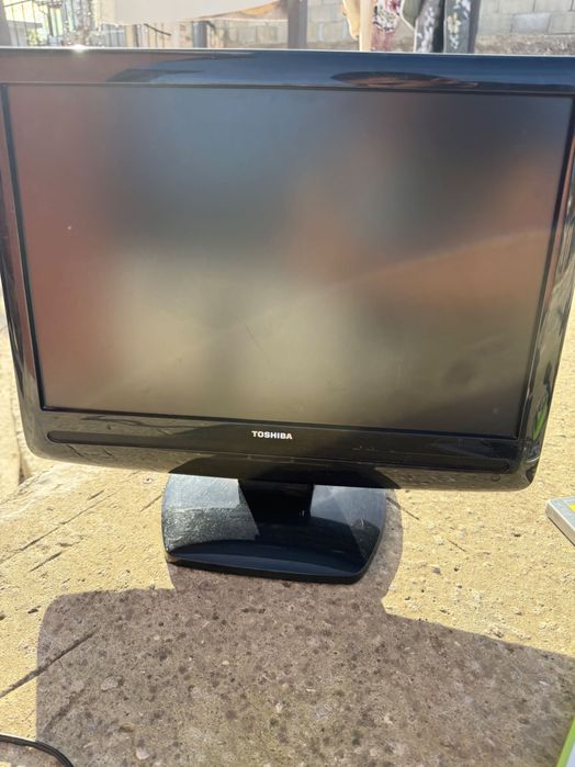 Продавам телевизор Toshiba и малки уреди JVC Работящи уреди за 200 лв