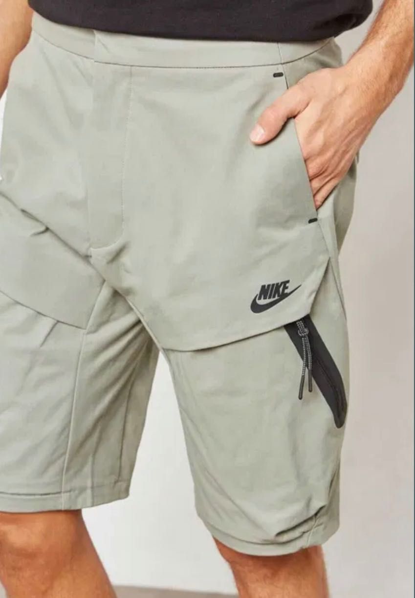 Nike tech pack sovente shorts размер М