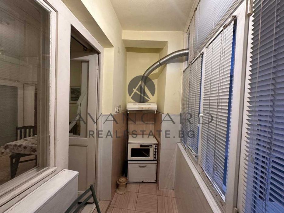 Продава се Двустаен апартамент в Пловдив, Център - 77 кв.м за 1728 €/кв.м - Снимка #8