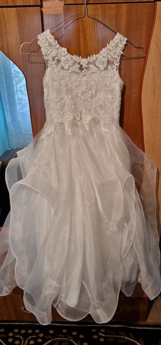 Rochie de Mireasă și Rochiță de miresucă -se vând separat sau împreună