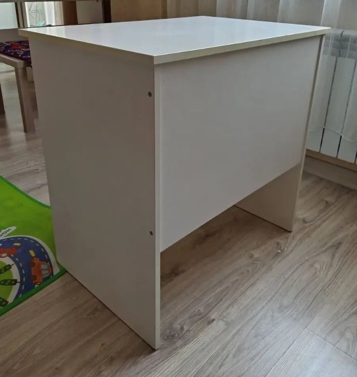 Стол IKEA белый,