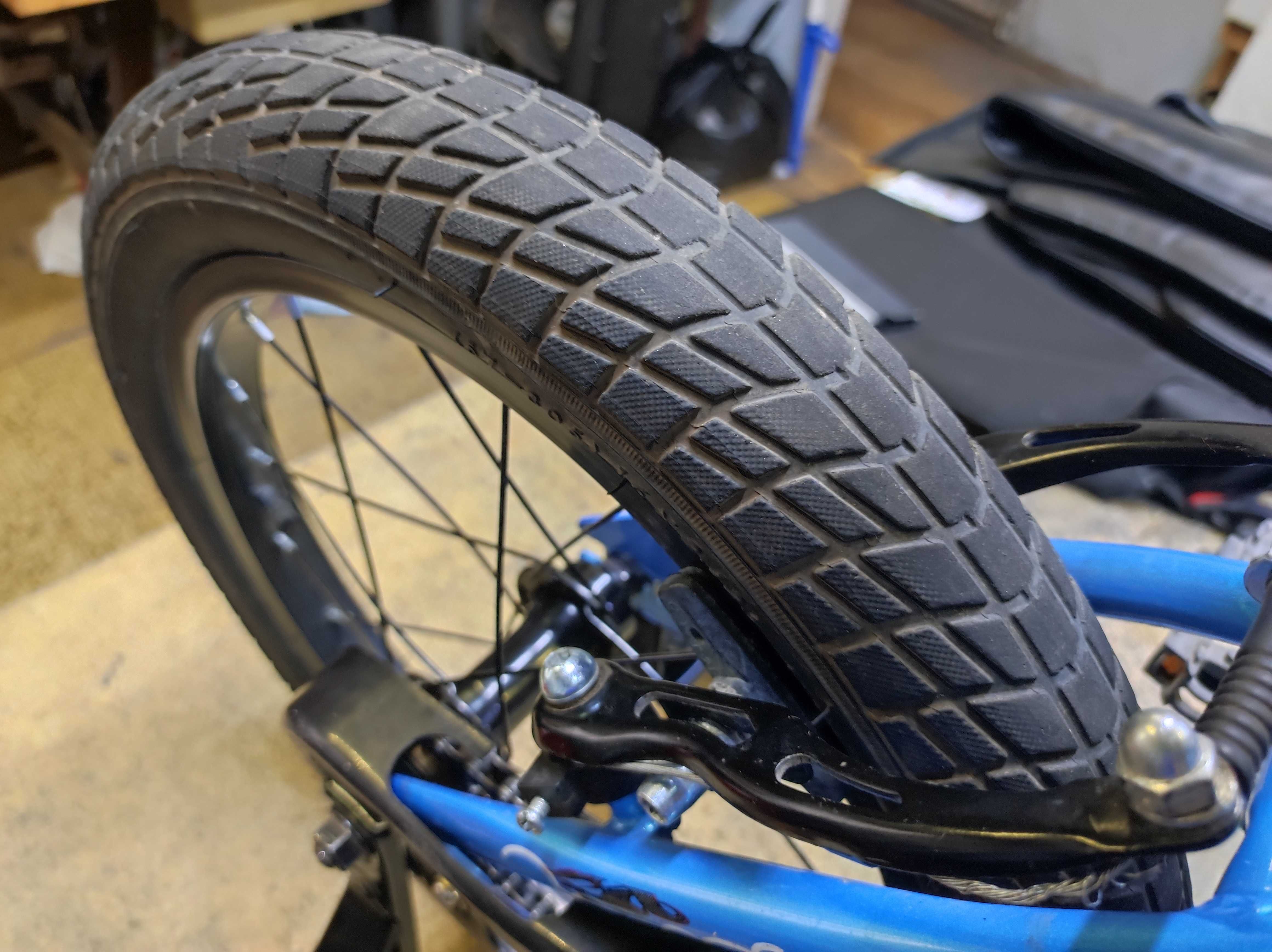Детски велосипед Byox със спомагателни колела 16" Devil BLUE