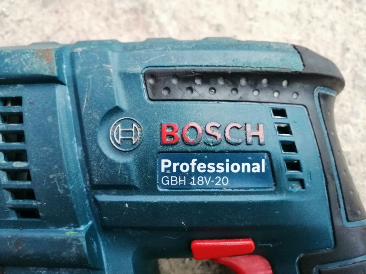Bosch 18V-20 Акумулаторен перфоратор