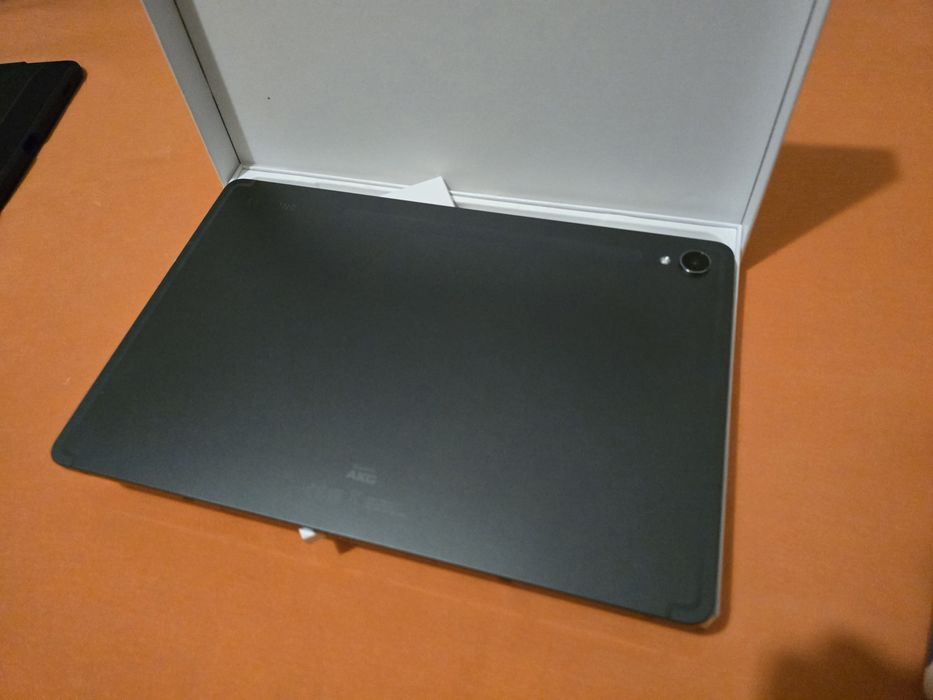 Таблет Samsung Galaxy Tab S9 X716 5G 256GB + 12GB RAM+кейс Spigen