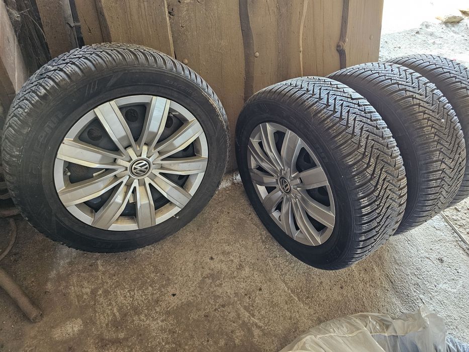 Зимни гуми Laufenn 235/55/r17 (на 1 сезон)