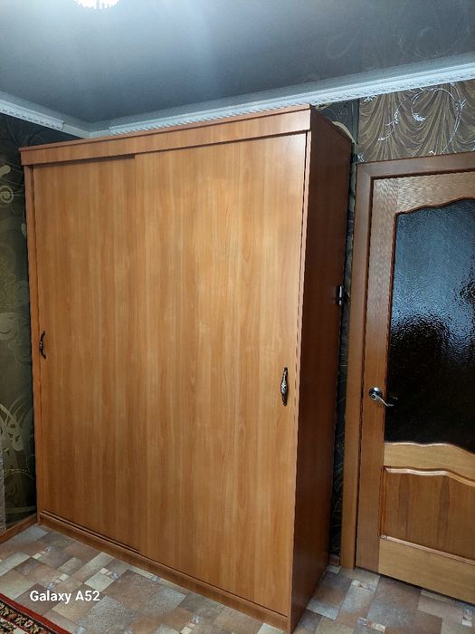 Продам шифонер - купе плательный.