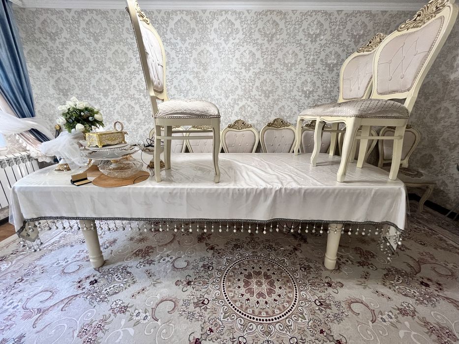 Продам стол и стулья