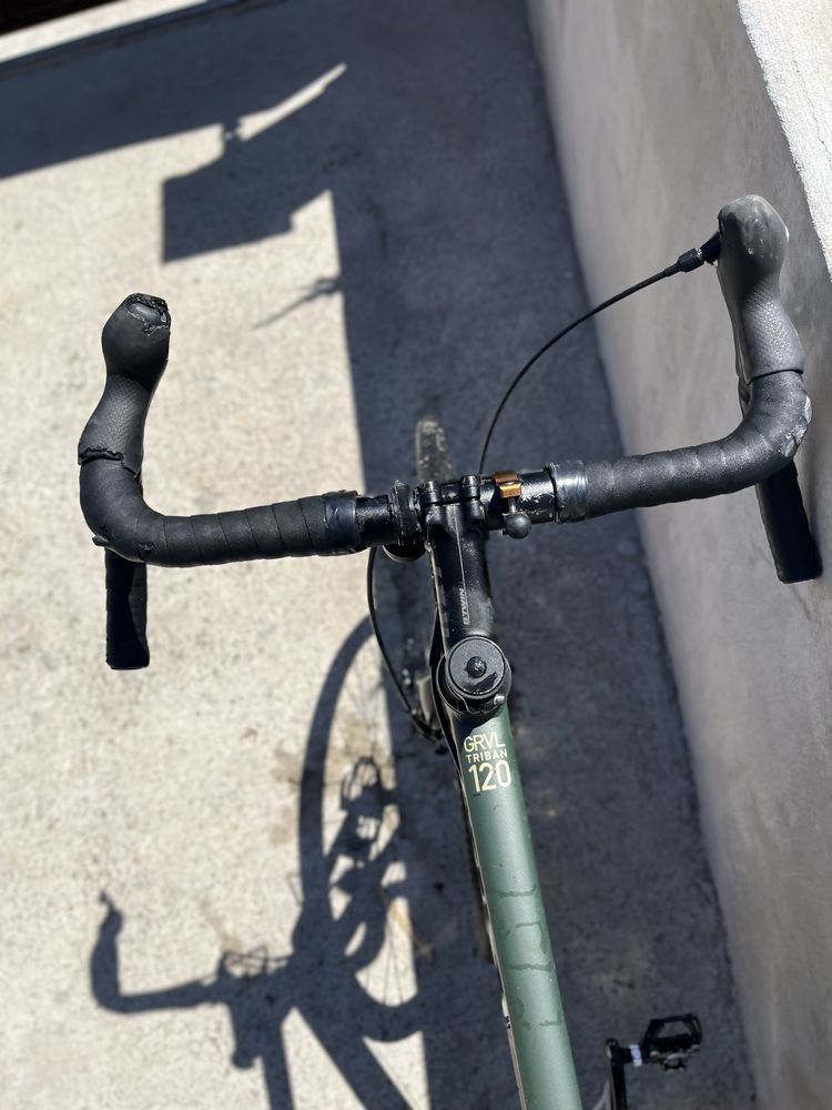 Triban GRVL 120 – gravel versatil, cu Microshift XLE și frâne pe disc