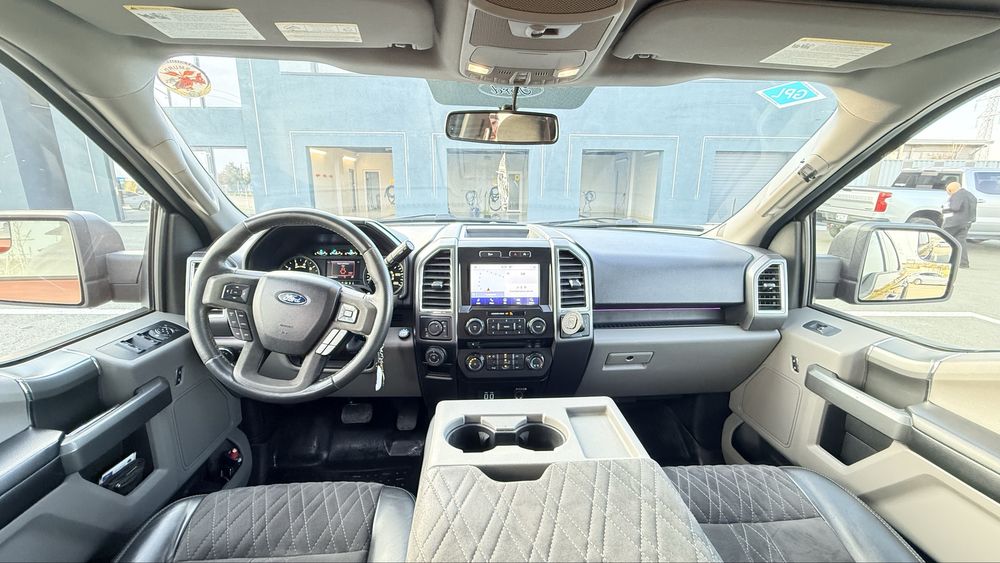 Ford F-150 XLT Crew Cab