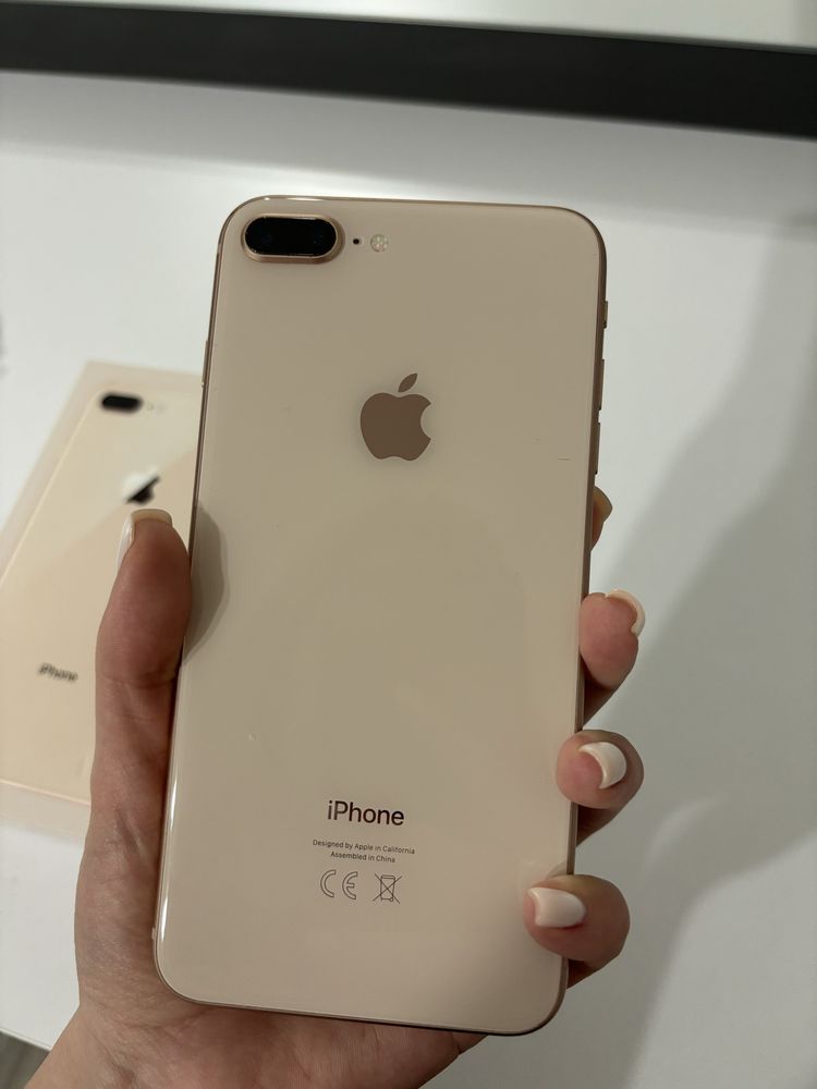 Vând Iphone 8 Plus Rose Gold