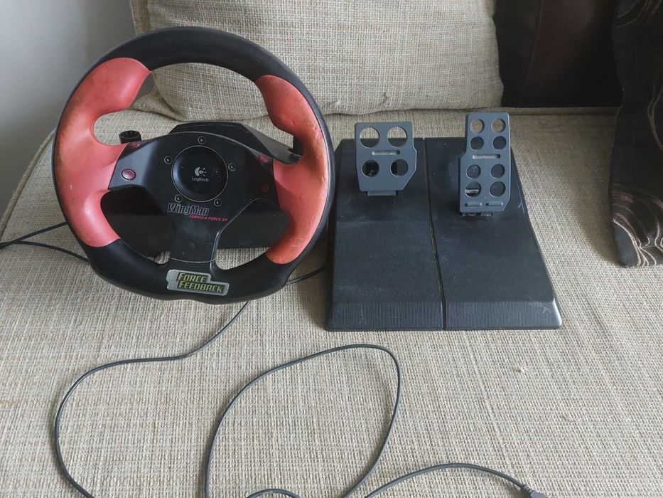 Волан и педали за компютър